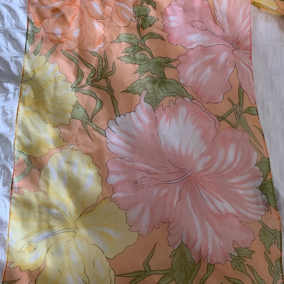 Nygard collection woman’s scarf made in India - Picture 2 of 7